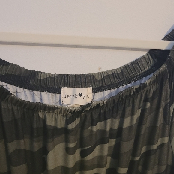 Derek Heart | Women's Green and Black Camouflage Tie-Shoulder Romper (Size 2X) - Picture 4 of 13